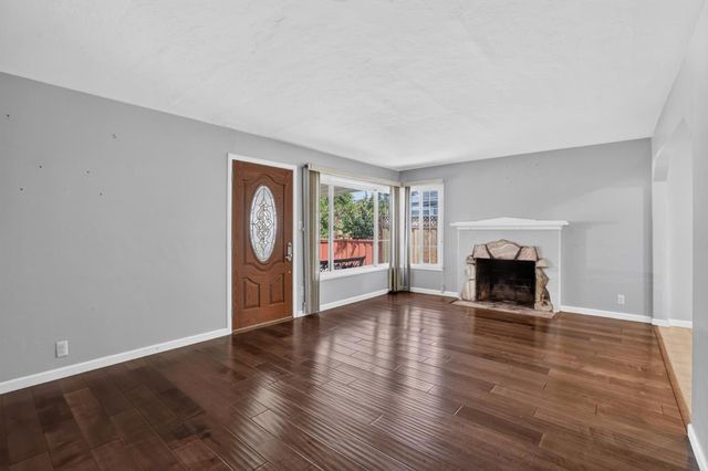 135 N Claremont Avenue, San Jose, CA 95127