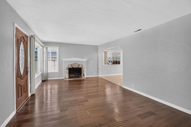 135 N Claremont Avenue, San Jose, CA 95127