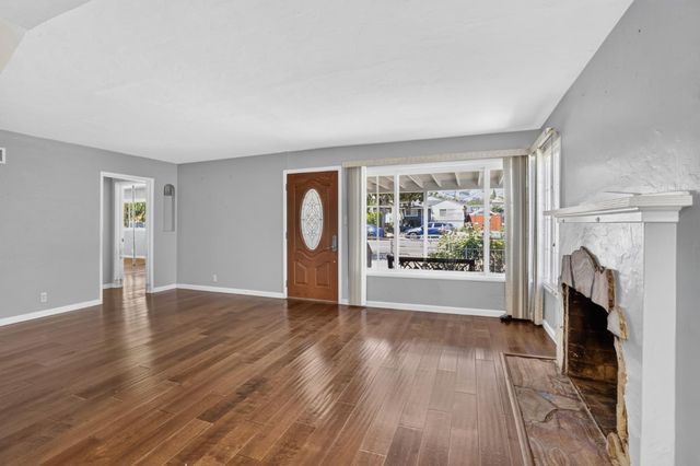 135 N Claremont Avenue, San Jose, CA 95127