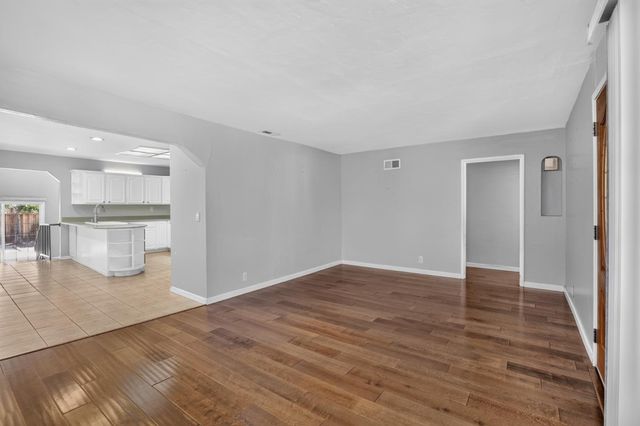 135 N Claremont Avenue, San Jose, CA 95127