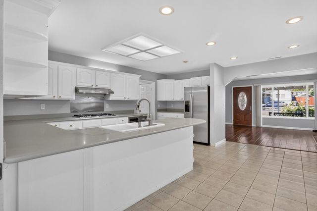 135 N Claremont Avenue, San Jose, CA 95127
