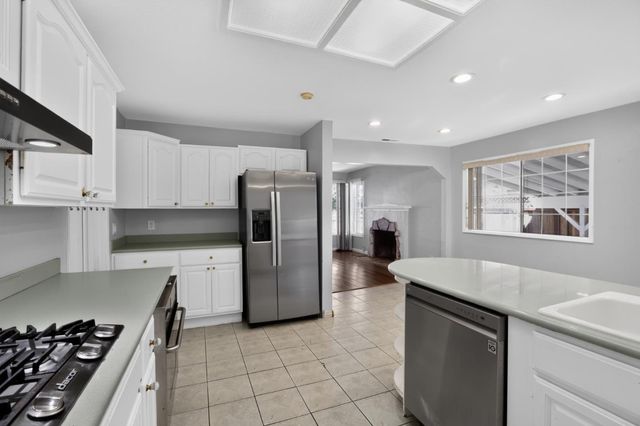 135 N Claremont Avenue, San Jose, CA 95127