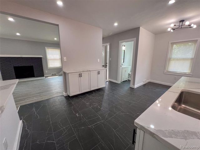 18603 Roselawn Street, Detroit, MI 48221