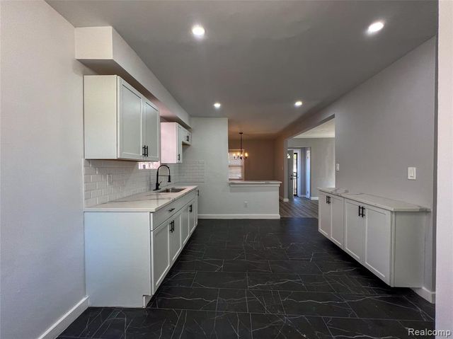 18603 Roselawn Street, Detroit, MI 48221