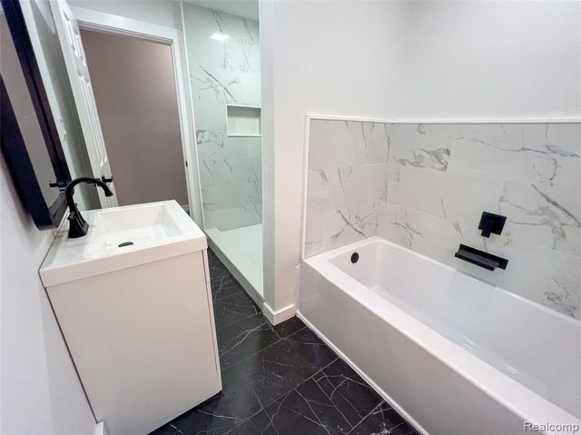 18603 Roselawn Street, Detroit, MI 48221