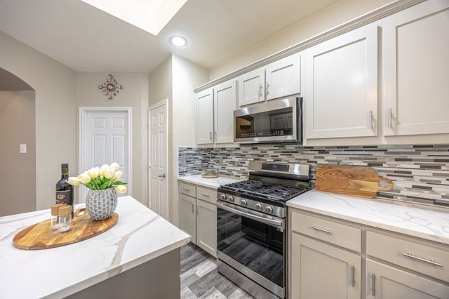 6428 Alexandra Meadows Drive, Fort Worth, TX 76131