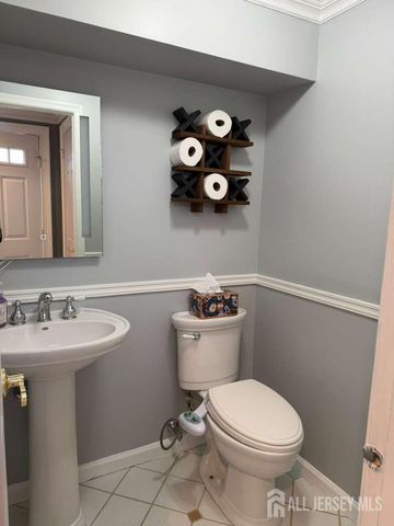 2 Mochen Court, Sayreville, NJ 08872