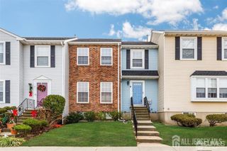 2 Mochen Court, Sayreville, NJ 08872