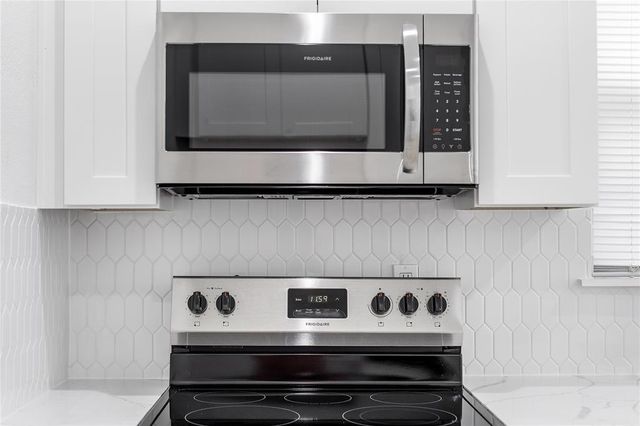 702 40th Street, Galveston, TX 77550