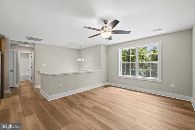 82 SHENANDOAH RIVER DR, Harpers Ferry, WV 25425