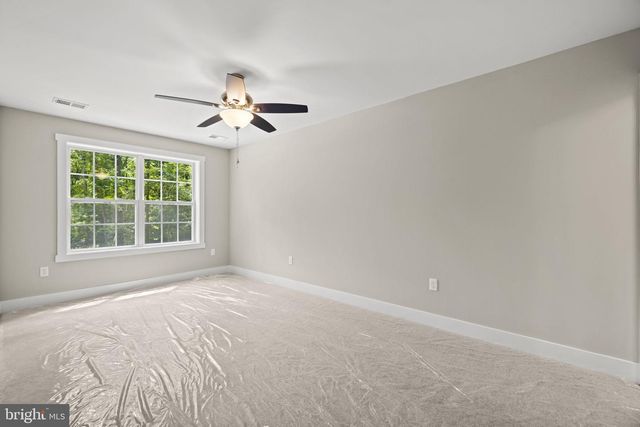 82 SHENANDOAH RIVER DR, Harpers Ferry, WV 25425