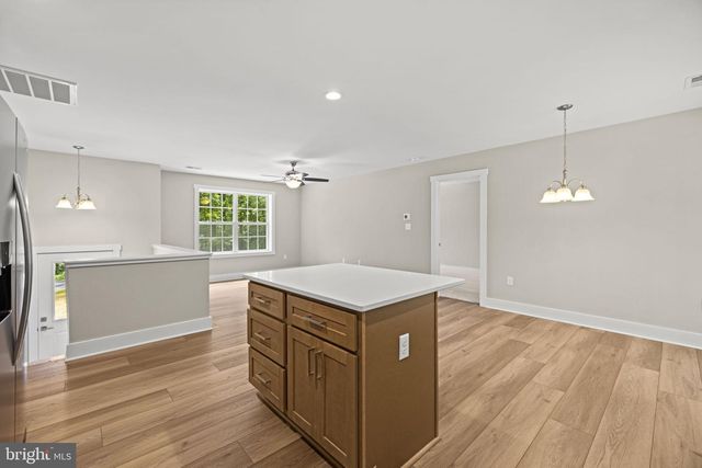 82 SHENANDOAH RIVER DR, Harpers Ferry, WV 25425