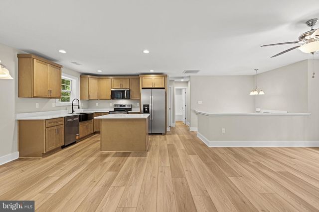 82 SHENANDOAH RIVER DR, Harpers Ferry, WV 25425
