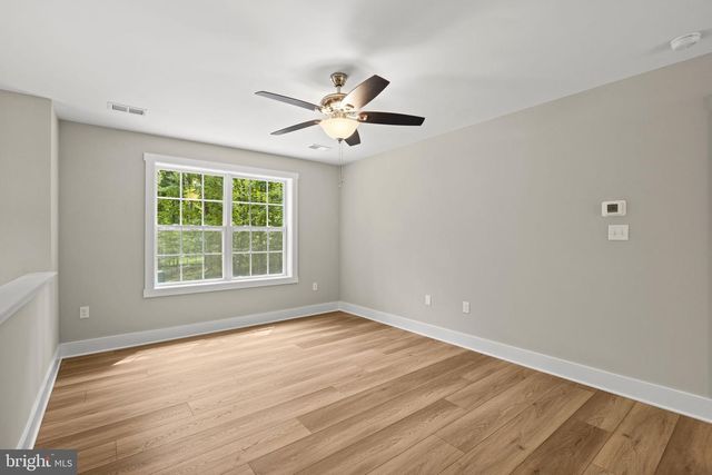 82 SHENANDOAH RIVER DR, Harpers Ferry, WV 25425