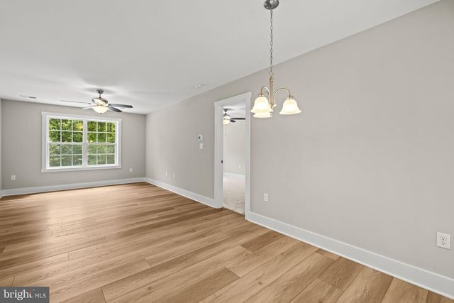 82 SHENANDOAH RIVER DR, Harpers Ferry, WV 25425