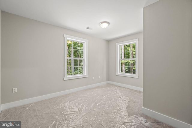 82 SHENANDOAH RIVER DR, Harpers Ferry, WV 25425
