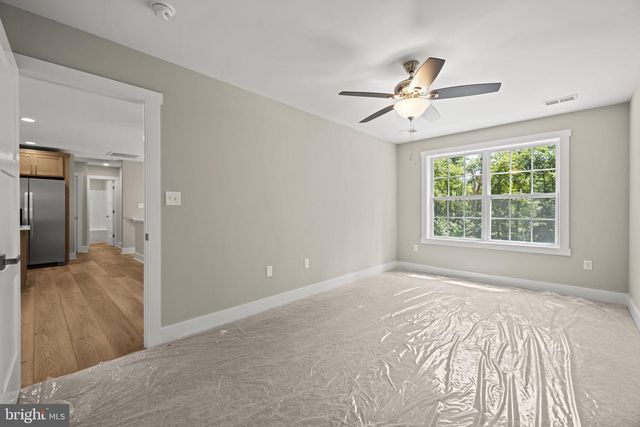 82 SHENANDOAH RIVER DR, Harpers Ferry, WV 25425