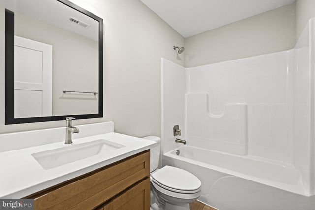 82 SHENANDOAH RIVER DR, Harpers Ferry, WV 25425