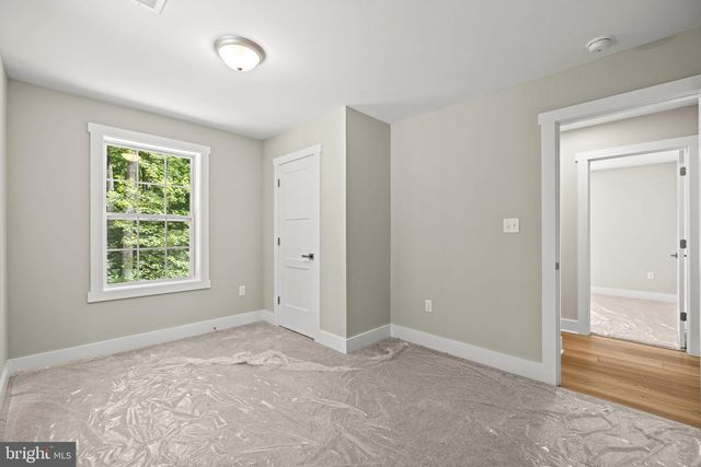 82 SHENANDOAH RIVER DR, Harpers Ferry, WV 25425