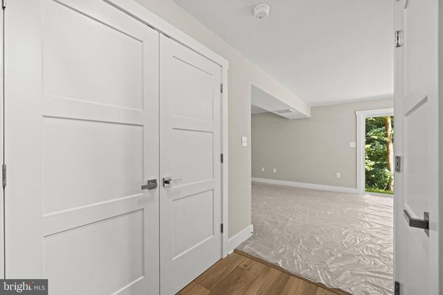 82 SHENANDOAH RIVER DR, Harpers Ferry, WV 25425