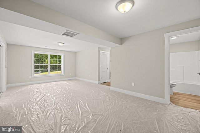 82 SHENANDOAH RIVER DR, Harpers Ferry, WV 25425