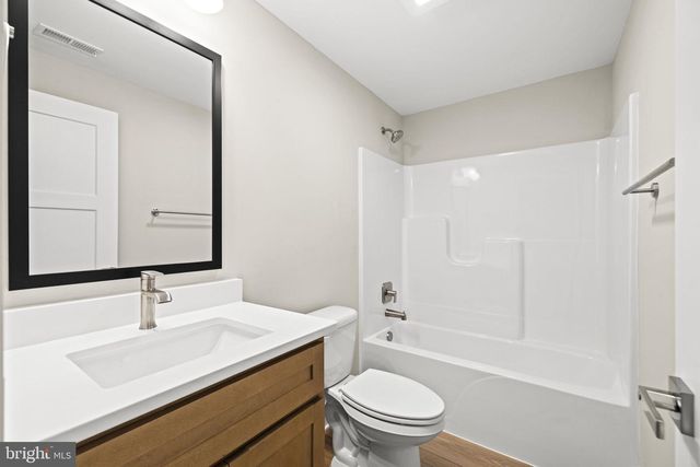 82 SHENANDOAH RIVER DR, Harpers Ferry, WV 25425