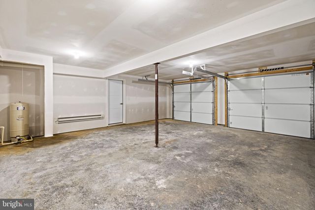 82 SHENANDOAH RIVER DR, Harpers Ferry, WV 25425