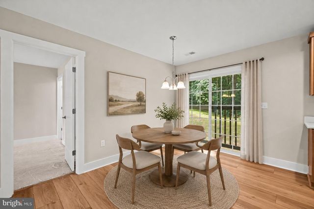 82 SHENANDOAH RIVER DR, Harpers Ferry, WV 25425