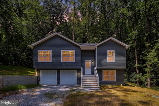 82 SHENANDOAH RIVER DR, Harpers Ferry, WV 25425