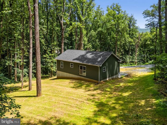 82 SHENANDOAH RIVER DR, Harpers Ferry, WV 25425