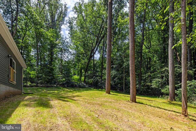 82 SHENANDOAH RIVER DR, Harpers Ferry, WV 25425