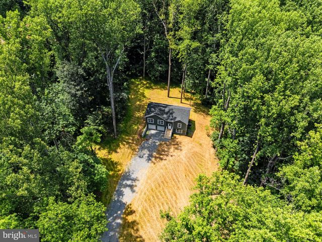 82 SHENANDOAH RIVER DR, Harpers Ferry, WV 25425