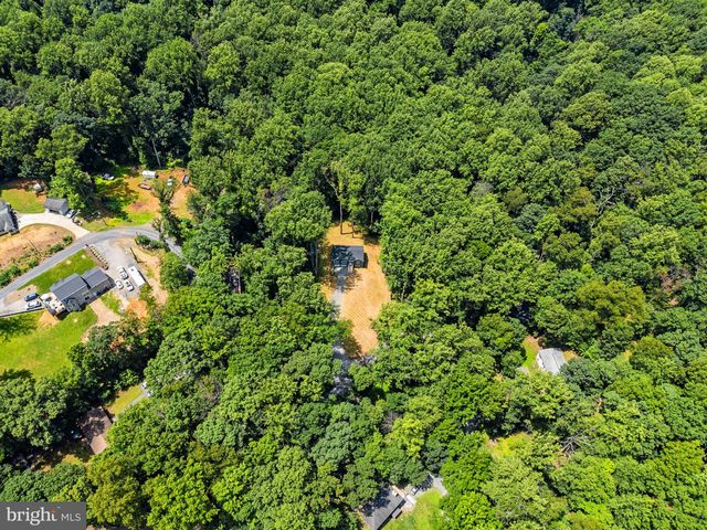 82 SHENANDOAH RIVER DR, Harpers Ferry, WV 25425