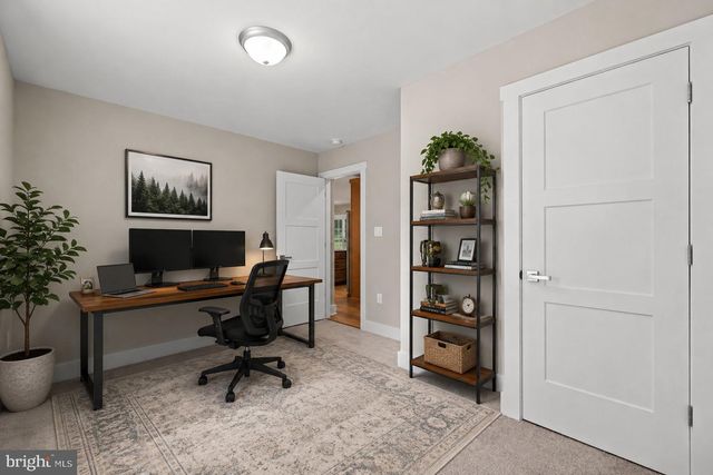 82 SHENANDOAH RIVER DR, Harpers Ferry, WV 25425