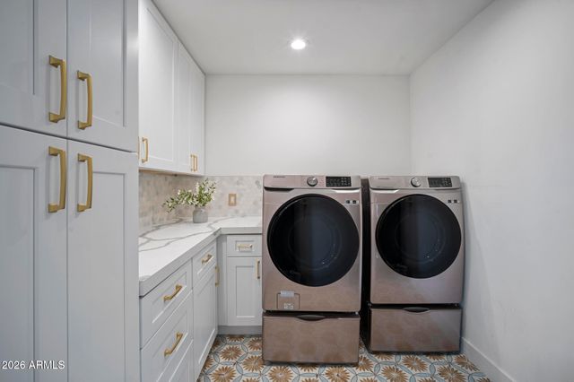 8314 E MARIPOSA Drive, Scottsdale, AZ 85251