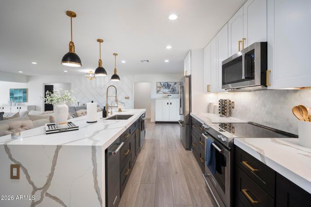 8314 E MARIPOSA Drive, Scottsdale, AZ 85251