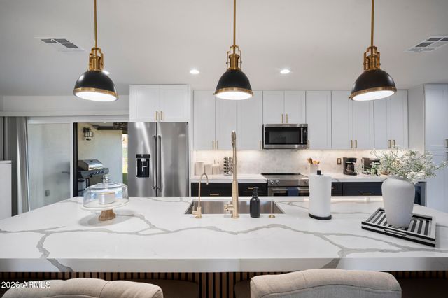 8314 E MARIPOSA Drive, Scottsdale, AZ 85251