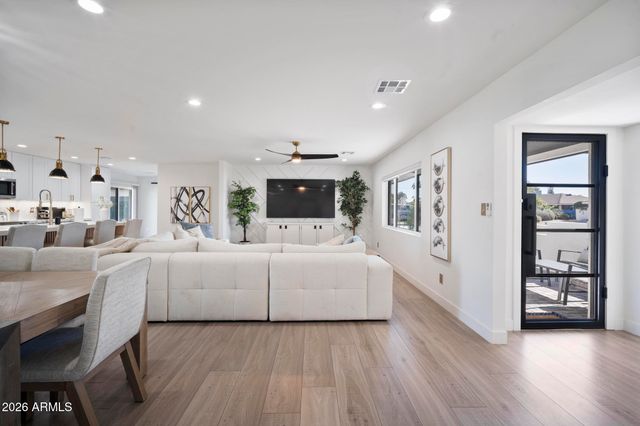 8314 E MARIPOSA Drive, Scottsdale, AZ 85251