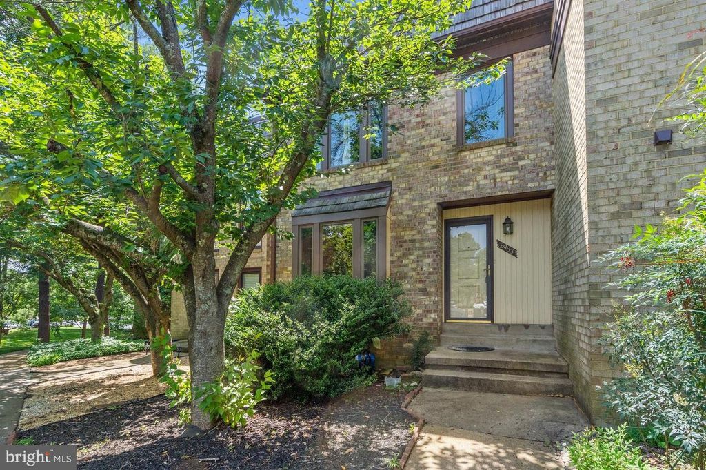2983 BORGE ST, Oakton, VA 22124