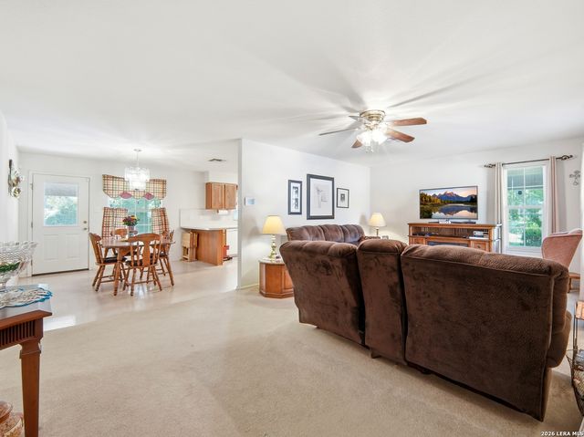 908 N MANSFIELD ST, Pleasanton, TX 78064