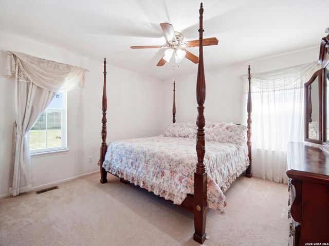 908 N MANSFIELD ST, Pleasanton, TX 78064