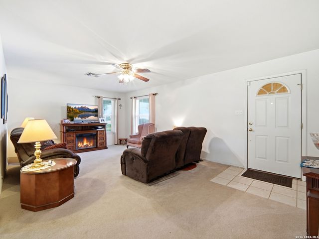 908 N MANSFIELD ST, Pleasanton, TX 78064