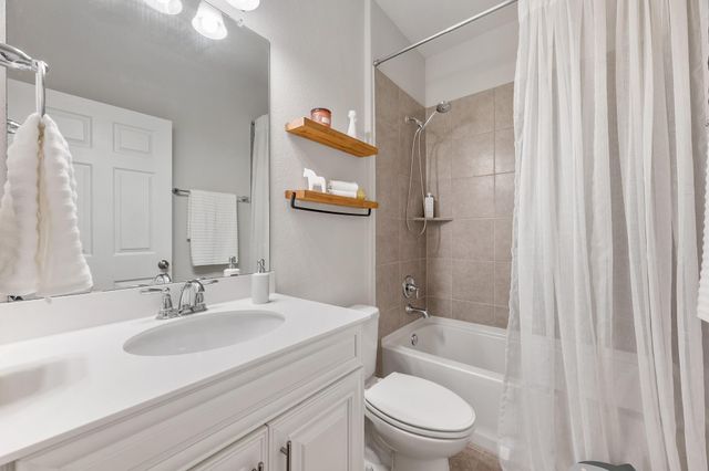 2417 Maxwell DR, Leander, TX 78641