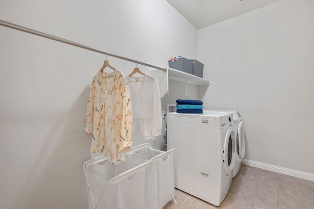 2417 Maxwell DR, Leander, TX 78641