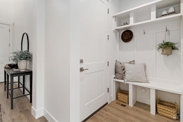 1961 E Mainacht St, Meridian, ID 83642