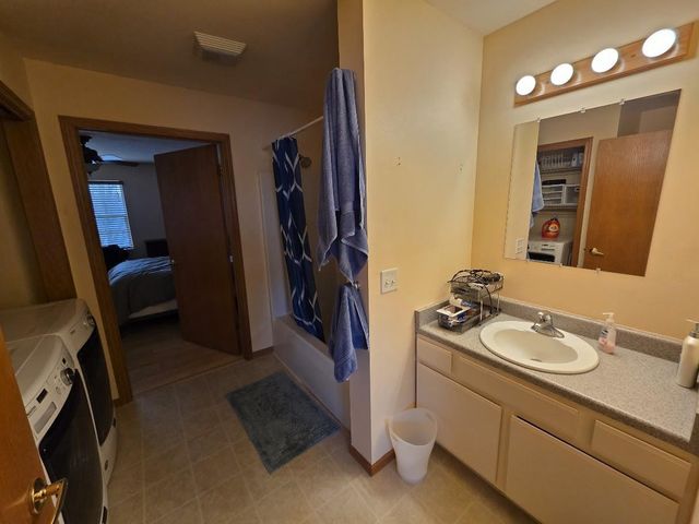 2426 Commercial Avenue, Madison, WI 53704