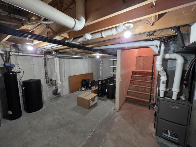 2426 Commercial Avenue, Madison, WI 53704