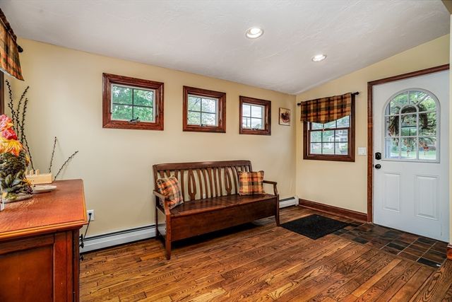1084 Main Street, Leominster, MA 01453