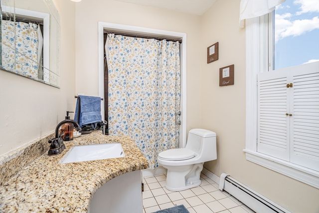 1084 Main Street, Leominster, MA 01453