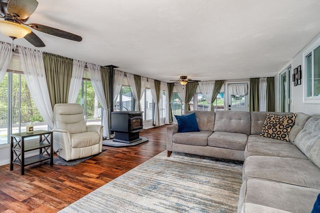 1084 Main Street, Leominster, MA 01453